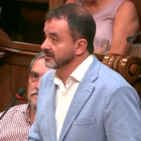 Alfred Bosch al ple de l'Ajuntament de Barcelona